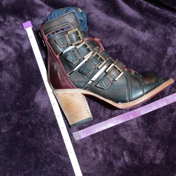 Freebird by Steven Braeden Black Multi - Picture 6 of 9